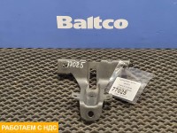 Кронштейн петли капота